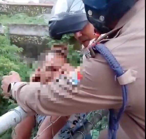 चमोली पुल पर आत्महत्या की कोशिश कर रहा युवक पुलिस ने बचाया, पत्नी से विवाद के बाद उठाया था कदम