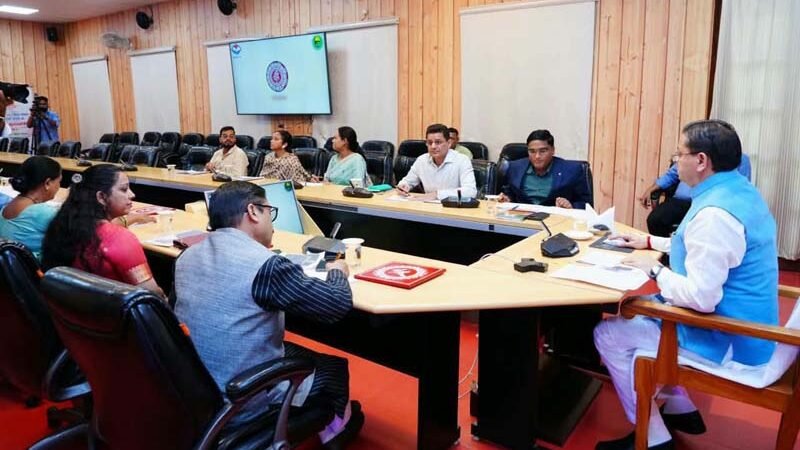 मुख्यमंत्री धामी ने 10,709 श्रमिकों के खातों में हस्तांतरित की 18.49 करोड़ की सहायता राशि