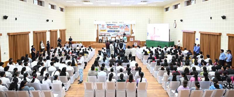 मुख्यमंत्री धामी ने ‘युवा भविष्य निर्माण योजना’ का किया शुभारंभ