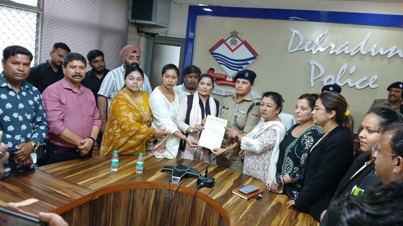 आपत्तिजनक सोशल मीडिया पोस्ट के खिलाफ कांग्रेस का आक्रोश, स्वाति नेगी ने एसएसपी कार्यालय में दी शिकायत