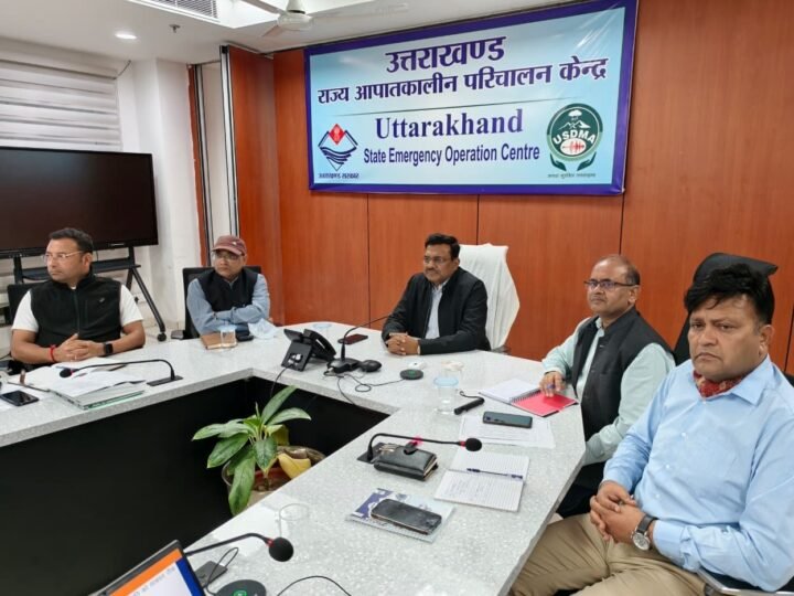 24×7 अलर्ट मोड पर रहें अधिकारी, नागरिकों की सुरक्षा सर्वोच्च प्राथमिकता: मुख्य सचिव आनंद बर्द्धन