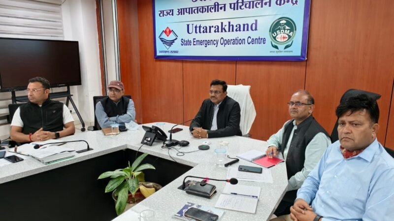 24×7 अलर्ट मोड पर रहें अधिकारी, नागरिकों की सुरक्षा सर्वोच्च प्राथमिकता: मुख्य सचिव आनंद बर्द्धन
