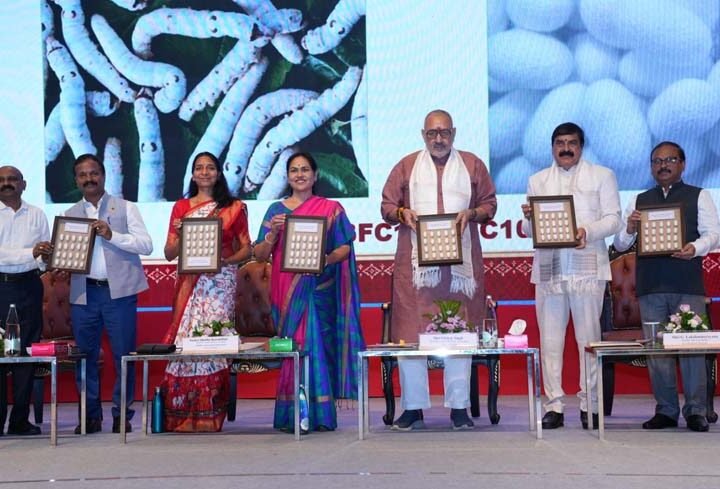 भारत का रेशम उत्पादन 2030-31 तक 60 हजार मीट्रिक टन करने का लक्ष्य: गिरिराज सिंह