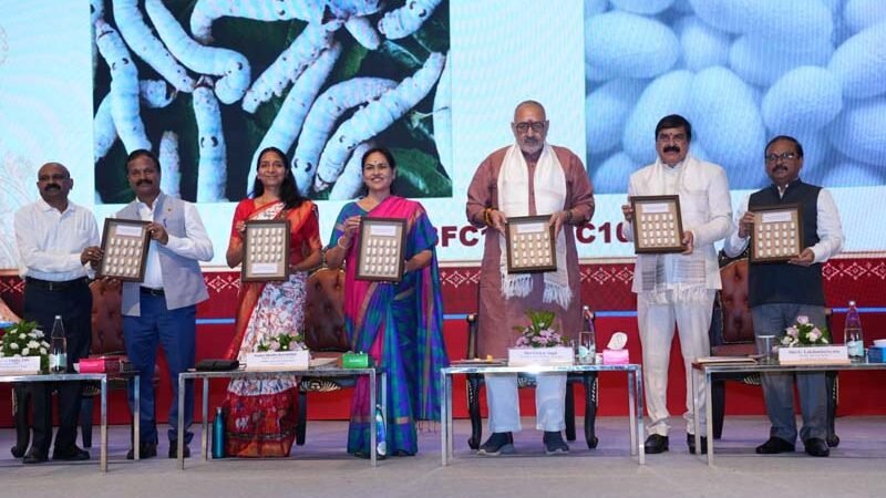 भारत का रेशम उत्पादन 2030-31 तक 60 हजार मीट्रिक टन करने का लक्ष्य: गिरिराज सिंह