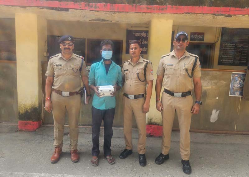 लालकुआं में बंद मकान में चोरी का खुलासा, एक आरोपी गिरफ्तार; सोने-चांदी के आभूषण और ₹25 हजार बरामद