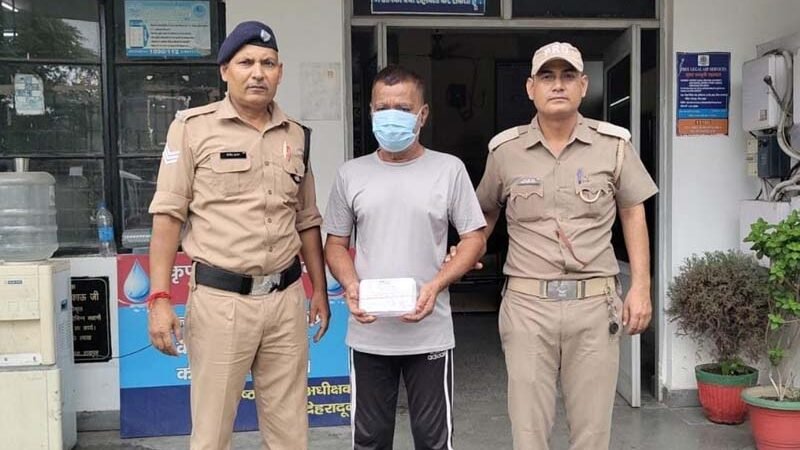 दून पुलिस का नशा तस्करों पर शिकंजा, 7.50 ग्राम स्मैक के साथ आरोपी गिरफ्तार,बरामद; स्मैक की कीमत दो लाख रुपये से अधिक