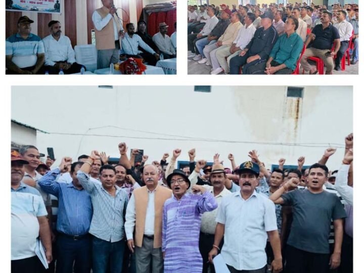 पूर्व सैनिकों ने उठाई समान कार्य के लिए समान वेतन की मांग, रघुनाथ सिंह नेगी बोले- अधिकारों की लड़ाई में मोर्चा साथ