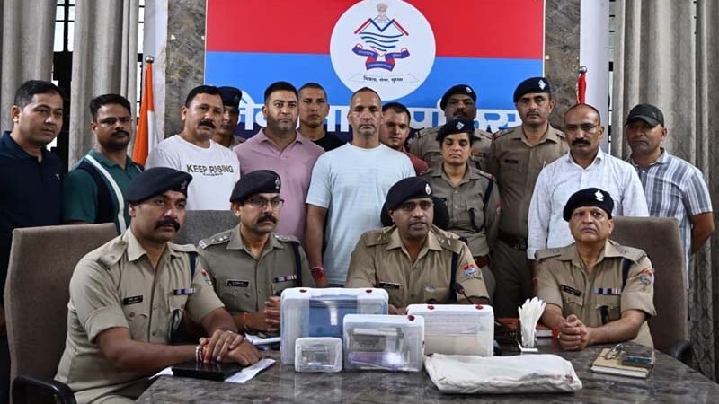 नैनीताल पुलिस की बड़ी कार्रवाई, 5 करोड़ की साइबर ठगी करने वाले अंतर्राष्ट्रीय सिंडिकेट का भंडाफोड़