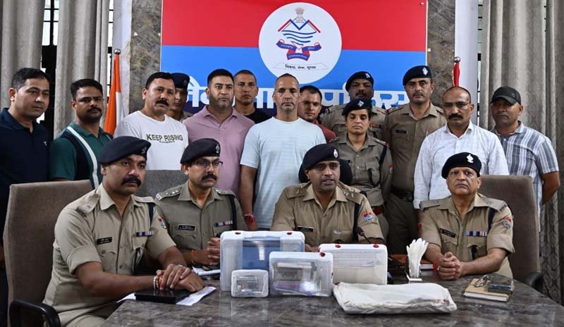नैनीताल पुलिस की बड़ी कार्रवाई, 5 करोड़ की साइबर ठगी करने वाले अंतर्राष्ट्रीय सिंडिकेट का भंडाफोड़