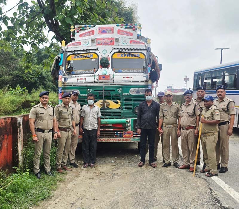 हरिद्वार पुलिस का बड़ा प्रहार, 35 लाख का चोरी हुआ 12 टायरा ट्रक बरामद