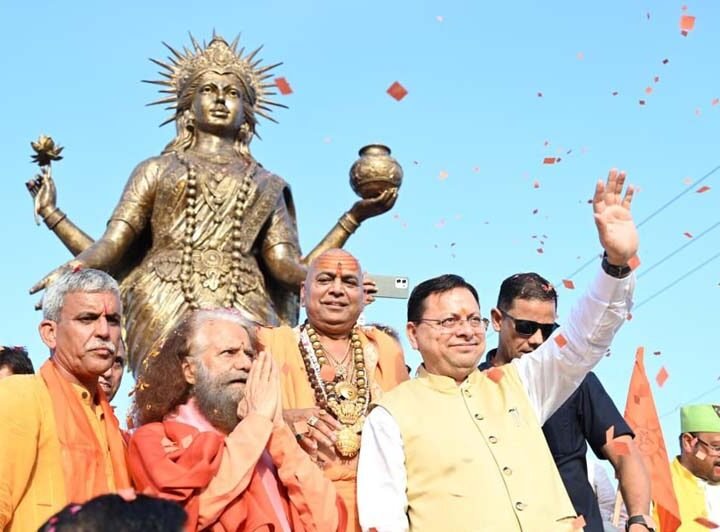 कालसी में आध्यात्मिक और सांस्कृतिक विकास की सौगात, 2100 दीपों से जगमगाया यमुना तट