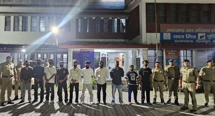 कोरोनेशन अस्पताल में मारपीट का वीडियो वायरल, दून पुलिस ने 10 युवकों को किया गिरफ्तार