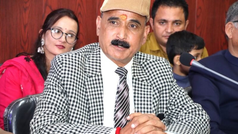 गंगोत्री से बदरीनाथ तक सेवा की मिसाल, निरीक्षक देवेन्द्र रावत को भावभीनी विदाई