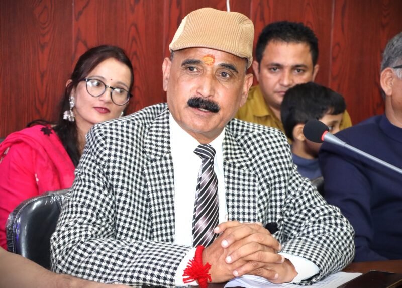 गंगोत्री से बदरीनाथ तक सेवा की मिसाल, निरीक्षक देवेन्द्र रावत को भावभीनी विदाई
