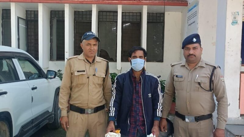 दून पुलिस नेचोरी की घटना का 24 घंटे के अंदर  किया खुलासा