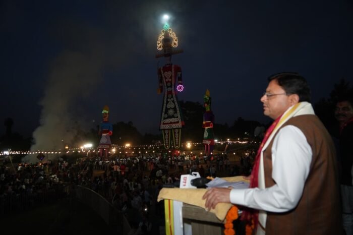परेड ग्राउंड में बन्नू बिरादरी के दशहरा महोत्सव में हुए शामिल, बोले—न्याय, सुशासन और जनकल्याण ही रामराज्य की मूल भावना