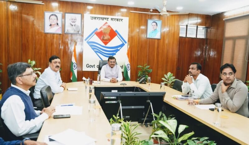 उत्तराखण्ड में नर्सिंग शिक्षा के मानकों का कड़ाई से होगा पालन, 2027-28 में 500 नर्सेज व वार्ड ब्वॉय को विदेश में रोजगार का लक्ष्य