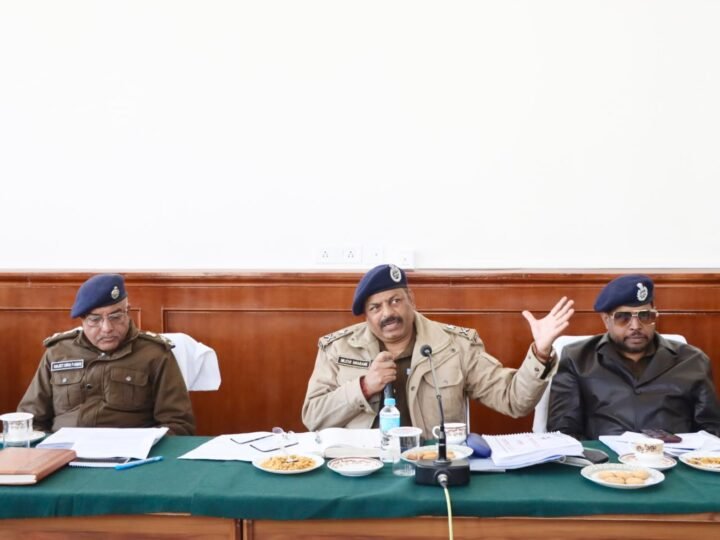आईजी निलेश आनंद भरणे और राजीव स्वरूप ने विधानसभा सत्र की सुरक्षा व्यवस्था का लिया जायजा, पुलिस बल को दिए निर्देश