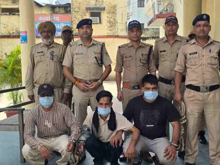 हत्या के प्रयास में नामजद तीन आरोपी 24 घंटे में गिरफ्तार, खटीमा पुलिस ने कुल्हाड़ी और बांका किया बरामद