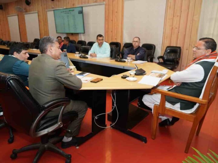 संस्कृत ग्रामों में वर्षभर हों संस्कृत आधारित गतिविधियां, धार्मिक स्थलों पर बढ़े संस्कृत का प्रचार: मुख्यमंत्री