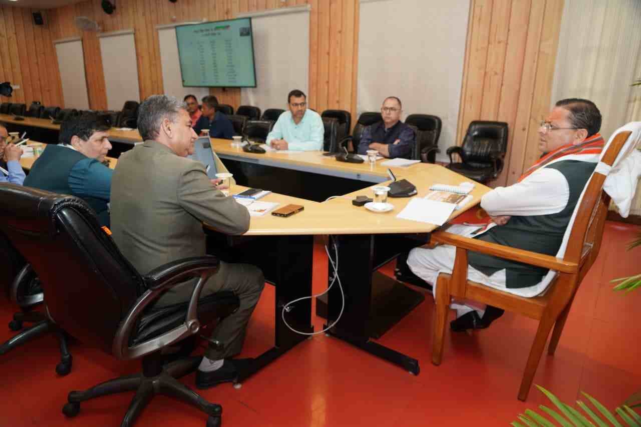 संस्कृत ग्रामों में वर्षभर हों संस्कृत आधारित गतिविधियां, धार्मिक स्थलों पर बढ़े संस्कृत का प्रचार: मुख्यमंत्री