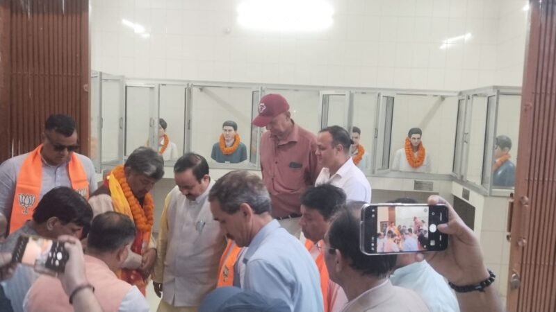 राज्यसभा सांसद दिनेश आर्य ने शहीद स्मारक पहुंचकर आंदोलनकारियों को दिया भरोसा, शहीदों के सपनों का उत्तराखंड बनाने का संकल्प