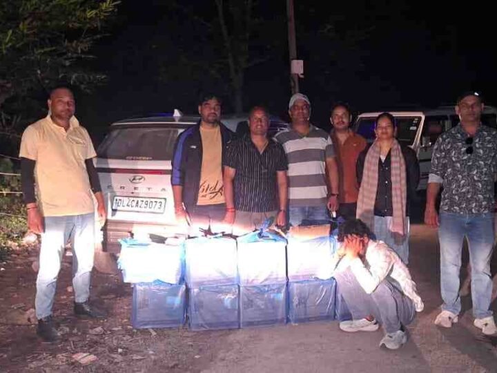 ऋषिकेश में कैंटीन की शराब बताकर बेचने का खेल उजागर, क्रेटा कार से 10 पेटी अवैध शराब बरामद