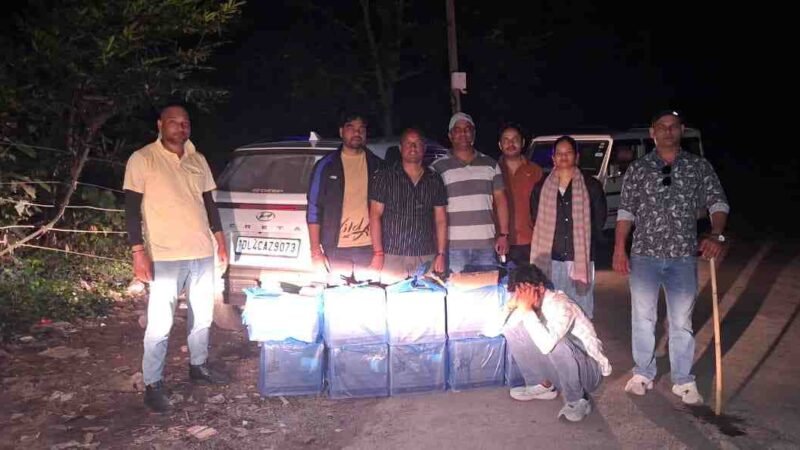 ऋषिकेश में कैंटीन की शराब बताकर बेचने का खेल उजागर, क्रेटा कार से 10 पेटी अवैध शराब बरामद