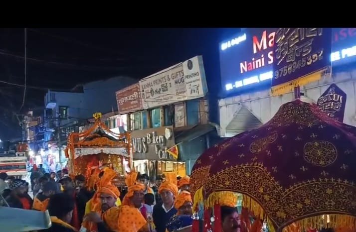 महर्षि वाल्मीकि जन्मोत्सव बड़ी धूमधाम से मनाया गया,शोभा यात्रा निकाल कर महर्षि वाल्मीकि रामायण रचियता के जयकारों से गुंजायमान रही सरोवर नगरी