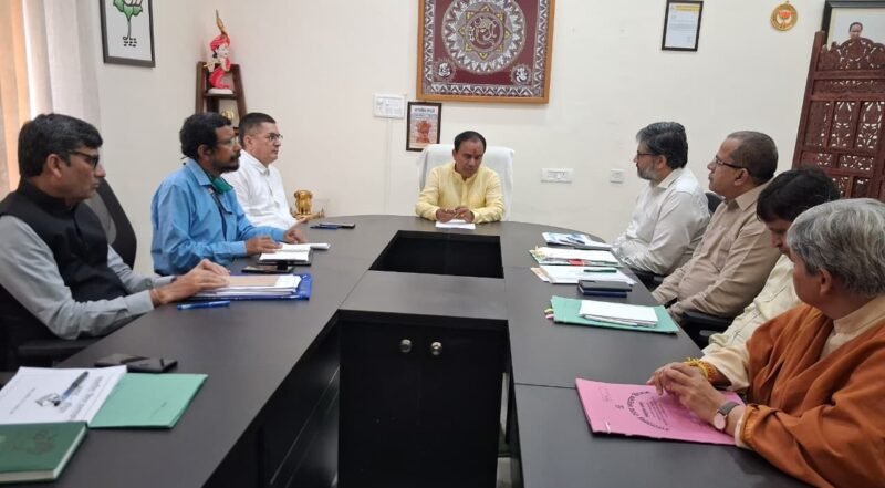 नवंबर में प्रदेश के सभी 95 विकासखंडों में लगेंगे किसान ऋण मेले:डॉ. धन सिंह रावत