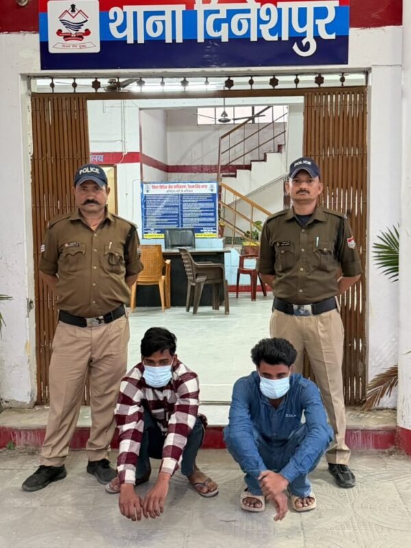 छह छात्राओं से छेड़छाड़ और जान से मारने की धमकी देने के आरोप में दो गिरफ्तार, मुख्य आरोपी बनबसा से पकड़ा