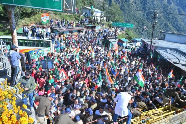 गैरसैंण में कांग्रेस का विधानसभा घेराव, महंगाई-बेरोजगारी के मुद्दे पर सरकार को घेरा