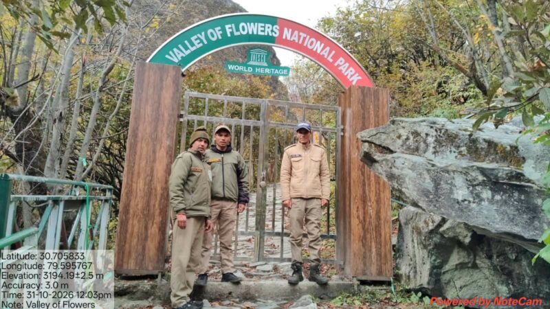 फूलों की घाटी में पर्यटकों की रिकॉर्ड आमद, इस सीजन पहुंचे 35,261 सैलानी,31 अक्टूबर से पर्यटकों के लिए हुई बंद